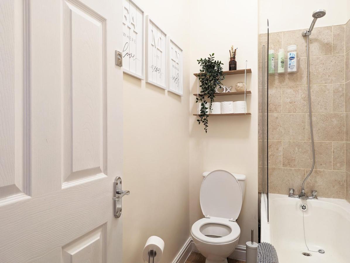 Guest Rooms In Anfiled Near Stadium, Free Parking Liverpool Exterior foto
