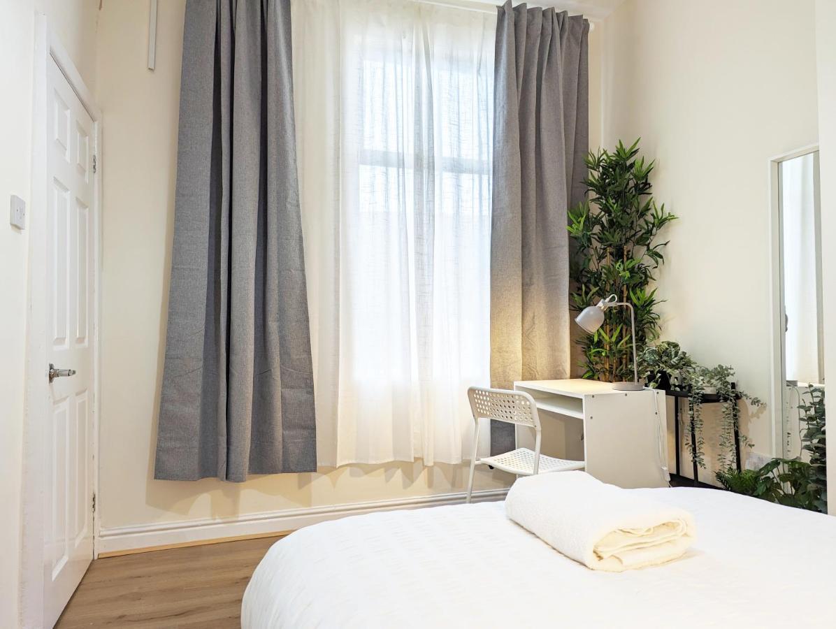 Guest Rooms In Anfiled Near Stadium, Free Parking Liverpool Exterior foto